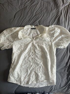 PrettyGarden White Eyelet Puff Sleeve Button Front Blouse Size Small NWT